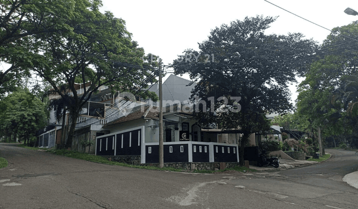 Rumah Hook Di Perumahan Sentul City Cluster Taman Legian