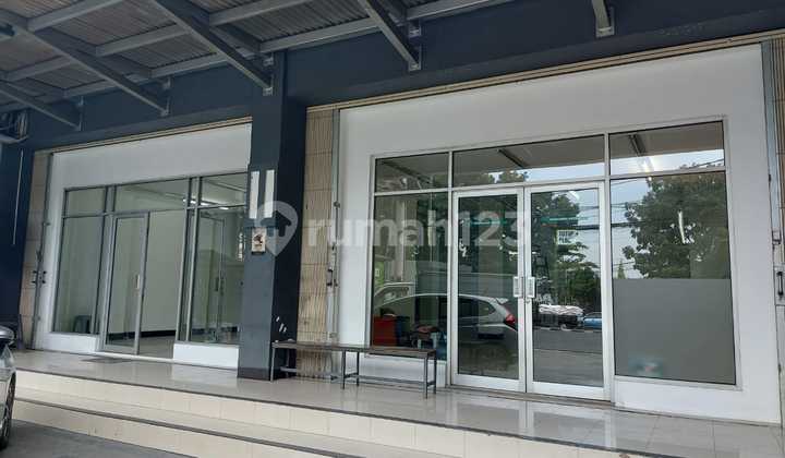 Gedung Megah Ngeblong Di Soekarno Hatta Parkiran Luas 2