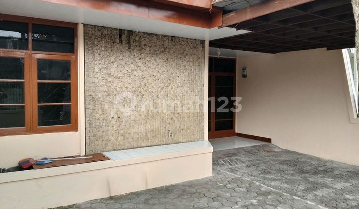 House in Muara Hadap Timur with Newly Renovated, Clear Artesian Water. House in Muara Hadap Timur with Newly Renovated, Clear Artesian Water.