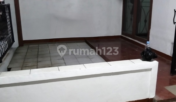 House in Taman Kopo Indah Cluster Elephant Statue 2