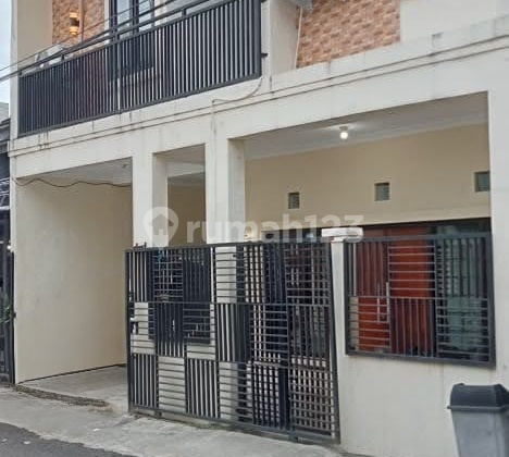 Rumah di Marga Cinta Nyaman Ngeblong Siap Huni