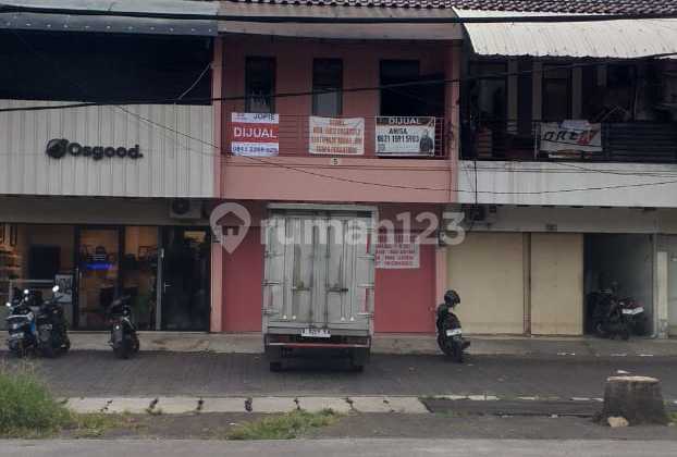 STRATEGIC SHOPHOUSE IN ARCAMANIK ENDAH BANDUNG 2