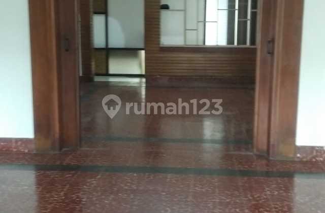 Sewa Rumah Strategis Sayap Dago 2