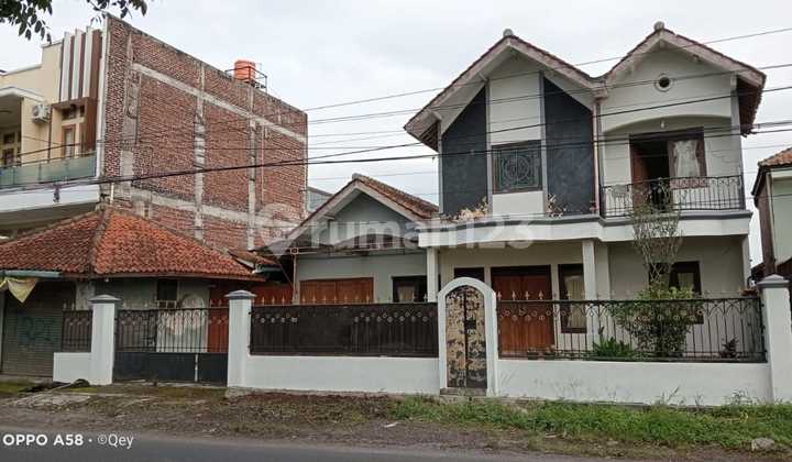RUMAH TERAWAT DI LOKASI STRATEGIS KOTA GARUT