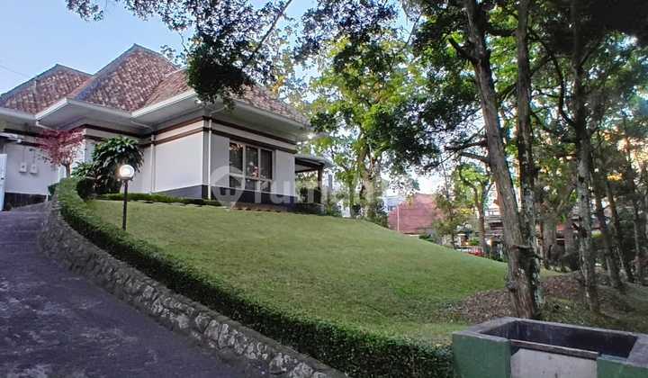 RUMAH BELANDA DI LOKASI ELITE KOTA BANDUNG RUMAH BELANDA DI LOKASI ELITE KOTA BANDUNG