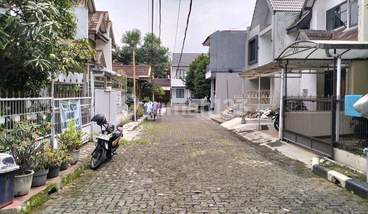 Strategic Comfortable House in Central Bandung