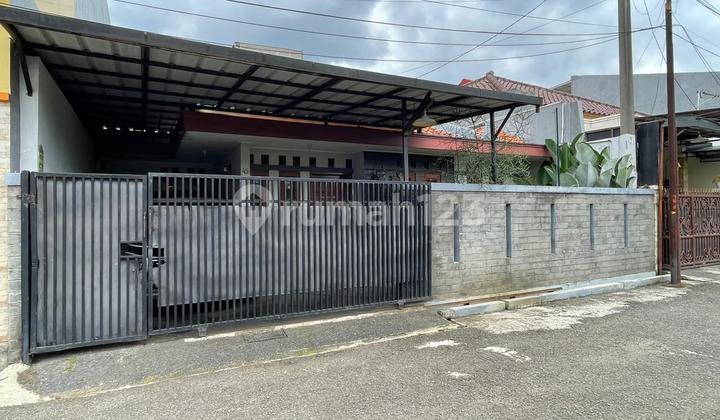 Rumah Terawat di Antapani Harga Nego. Rumah Terawat di Antapani Harga Nego.