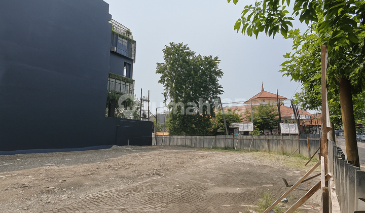 LAND FOR SALE ON DR. SUTOMO MAIN ROAD, CENTRAL SURABAYA