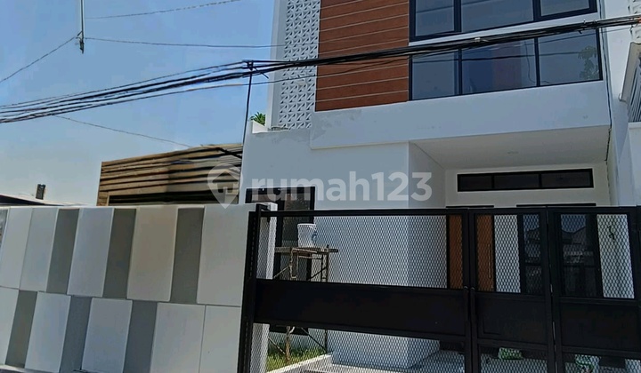 Dijual Rumah Baru Gading Pantai Lebar 9 Meter Dekat Raya Kenjeran