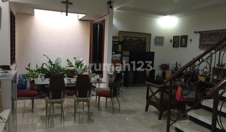 DIJUAL RUMAH TERAWAT GRAHA FAMILY BLOK R SURABAYA BARAT 2