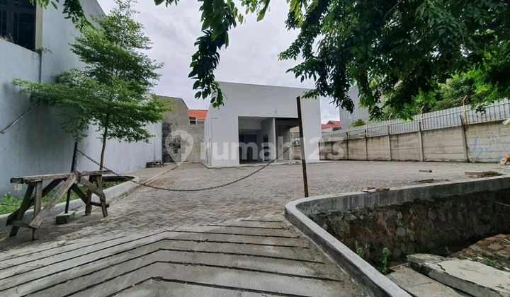 For Rent Commercial Building Raya Margorejo Indah Spacious Parking Cafe