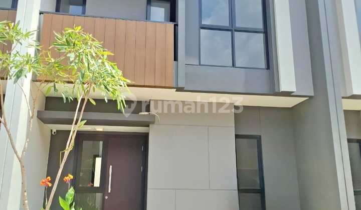 For Rent: Regia Cluster House, Summarecon Crown Gading Housing, Bekasi For Rent: Regia Cluster House, Summarecon Crown Gading Housing, Bekasi