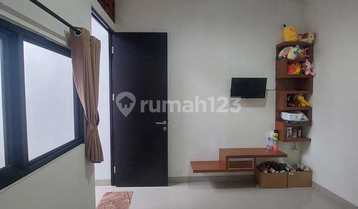 For sale: 2-story house, 75m2 area, in Lavesh Harapan Indah cluster, Bekasi. 2