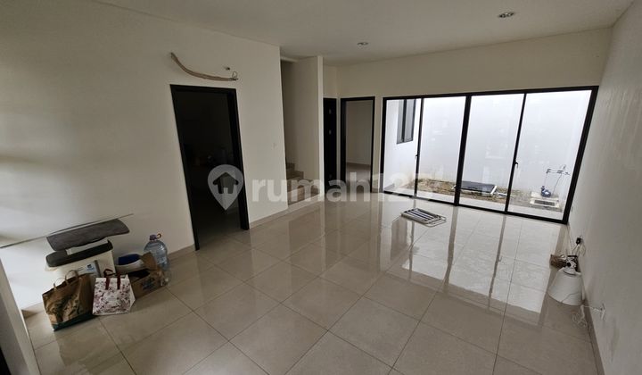 For Sale New Ready-to-Occupy House Maison De Wisteria Metland Menteng Cakung East Jakarta 2