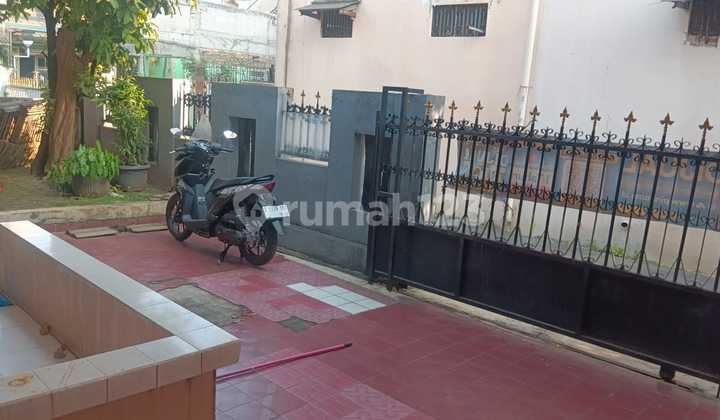 For Quick Sale Old House (Needs Renovation) In Pondok Kopi East Jakarta