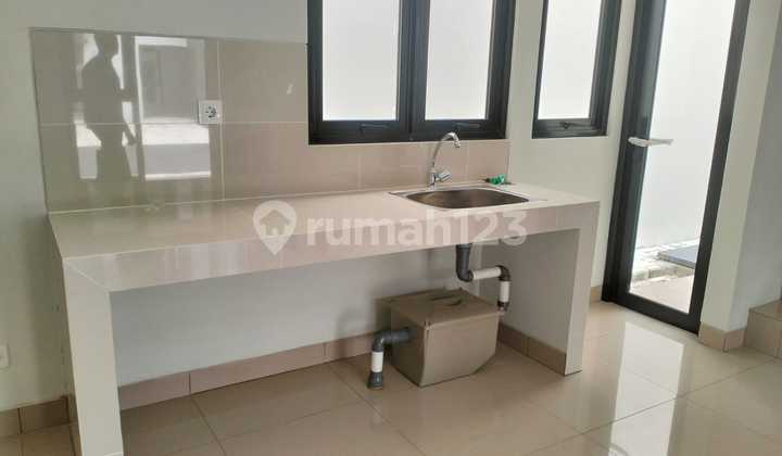 For Rent 2-Story 77m2 House in Regia SCG Summarecon Crown Gading Cluster 2