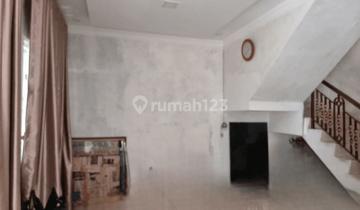 Rumah 2,5lt 11x7 77m Type 3KT Komplek Puri Intan Kelapa Gading  1