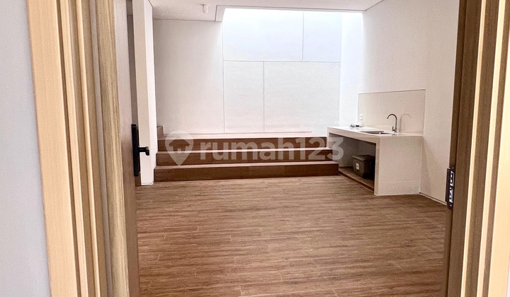 Disewakan Rumah Baru Siap Huni di BSD 3+1 Kamar Tidur 2