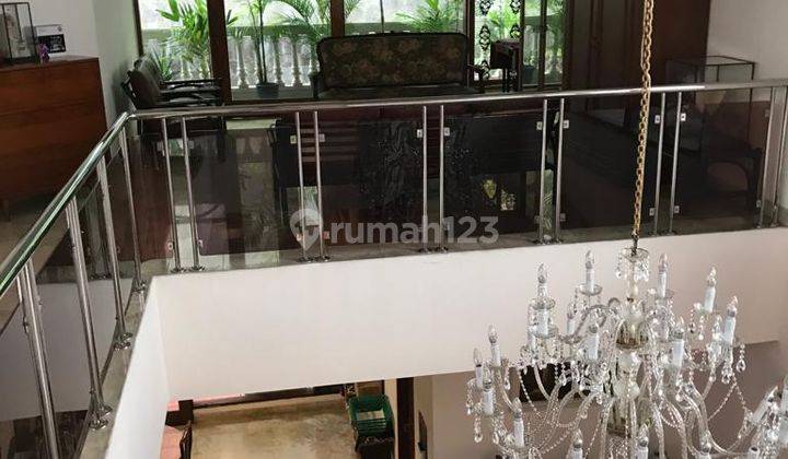 Rumah bagus 2 lantai siap huni shm di Pondok Indah  2