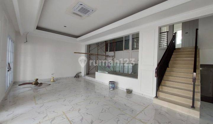 Rumah Baru plus pool 2.5 lantai shm di sektor 7 bintaro jaya 2