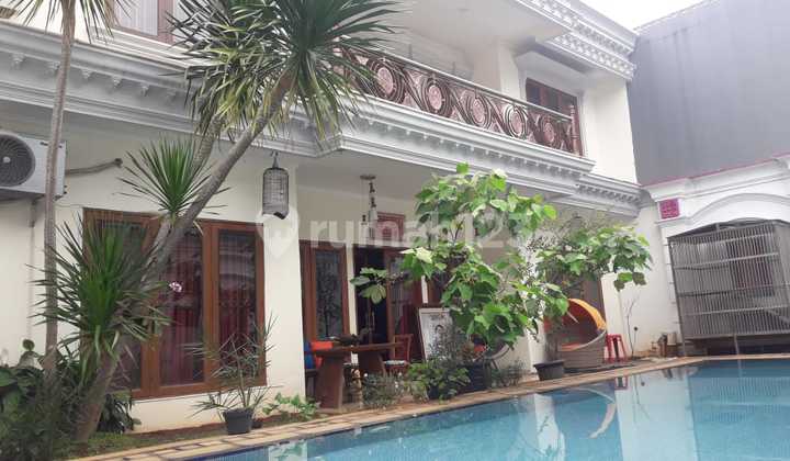 dijual cepat turun harga rumah mewah harga murah dengan  pool di kemang