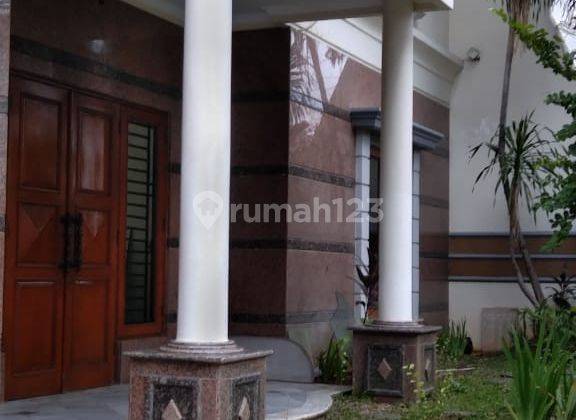 dijual cepat turun harga rumah bagus murah dg pool di kemang jak sel 1