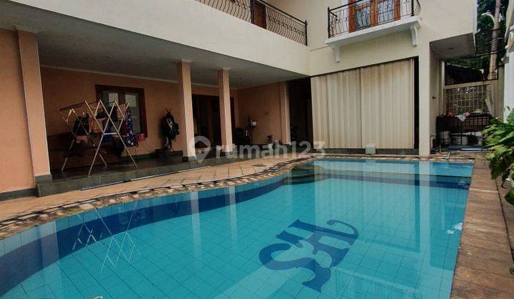 jual cepat rumah luas dg pool harga mendekati  njop di kebayoran lama jakarta selatan 1