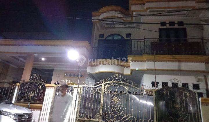 disewakan segera rumah 3 lantai siap huni di Kunciran Tangerang 1