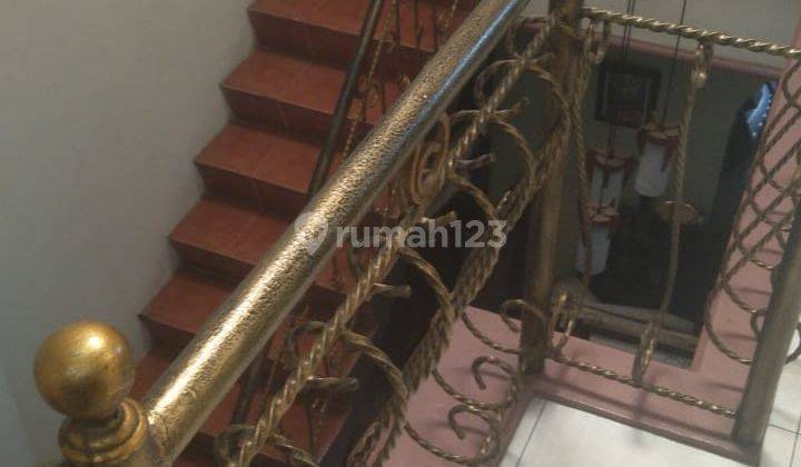 disewakan segera rumah 3 lantai siap huni di Kunciran Tangerang 3