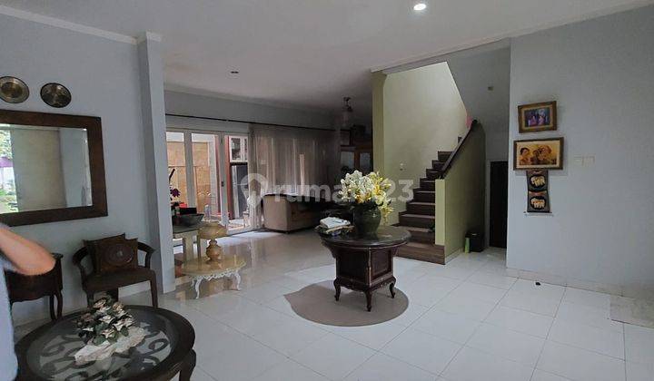 Rumah luas hook 2 lantai .harga menarik di Emerald Bintaro jaya 2