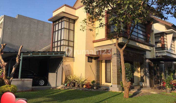 dijual Rumah bagus di hoek 2 lantai di Emerald Bintaro Jaya 1