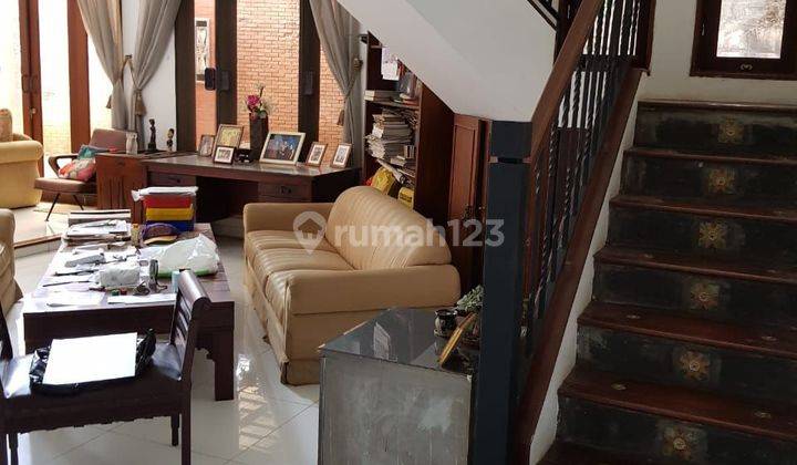 Dijual Cepat Rumah besar 2 lantai dengan halaman luas di Giriloka BSD 2