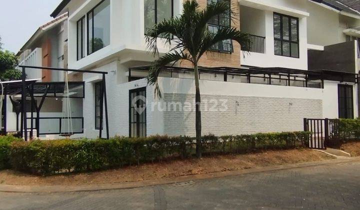 Rumah hook (like brand new) dengan Pool di Discovery Residence Bintaro Jaya 1