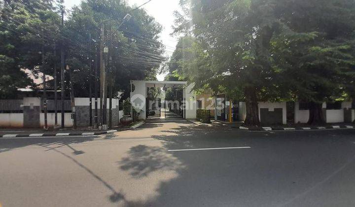 Rumah tinggal atau untuk usaha luas 1,5 lantai siap huni di Radio Dalam Jakarta Selatan 2