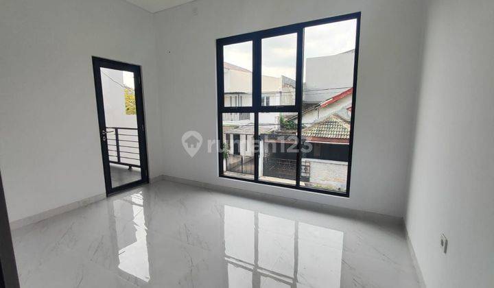 Rumah 2 Lantai Bagus dan Baru ...di sektor 9 Bintaro Jaya 2