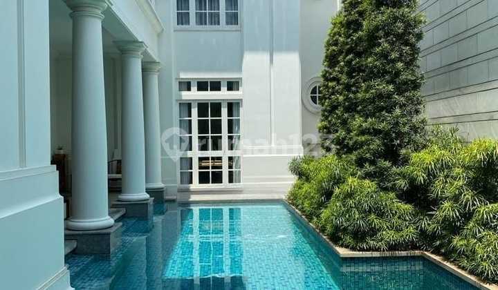 Rumah Super Mewah Dilengkapi Pool di Mega Kuningan Jakarta Selatan