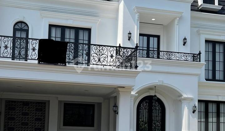 Rumah Baru Mewah Dengan Pool 2 Lantai Di Menteng Bintaro Jaya