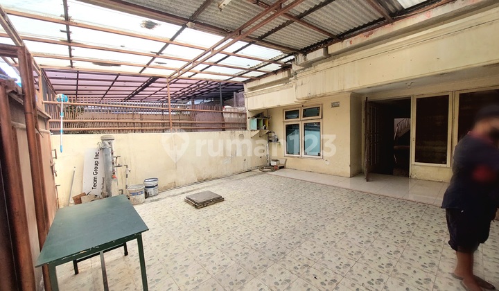 House with Calculated Land NJOP, Taman Cosmos, Strategic Location, Wide Row 2