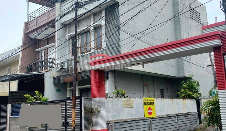 Rumah Hook 3 Lantai di Rasamala Tomang Lokasi Strategis Siap Huni 2