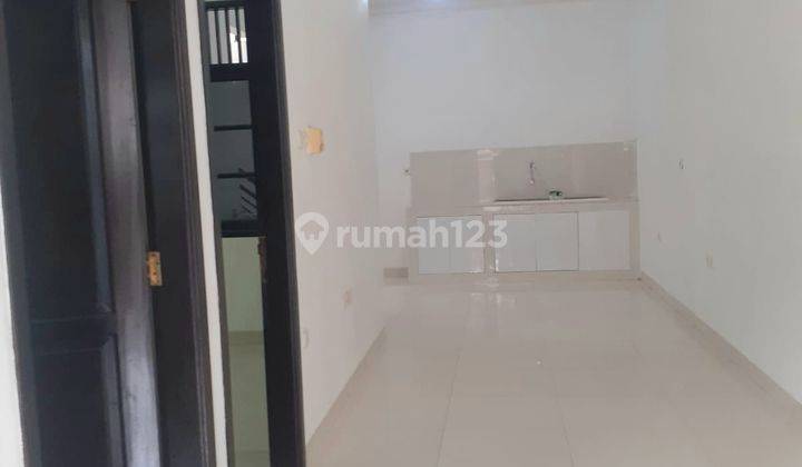 Rumah Minimalis Puri Indah Siap Huni Kondisi Rapi 1