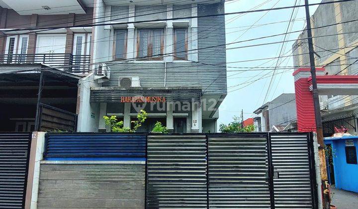 Rumah Hook 3 Lantai di Rasamala Tomang Lokasi Strategis Siap Huni 1