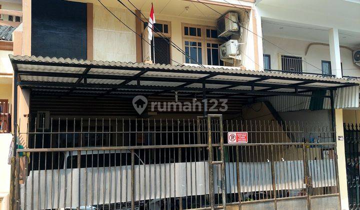 Rumah Minimalis 2 Lantai Taman Ratu Jalan Lebar  1