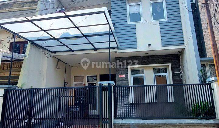 Rumah Taman Ratu 3 Lantai Siap Huni Lokasi Strategis 1