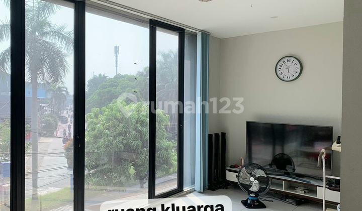 Rumah Tempat Usaha Jln Boulevard Taman Surya Lokasi Strategis Rumah Tempat Usaha Jln Boulevard Taman Surya Lokasi Strategis