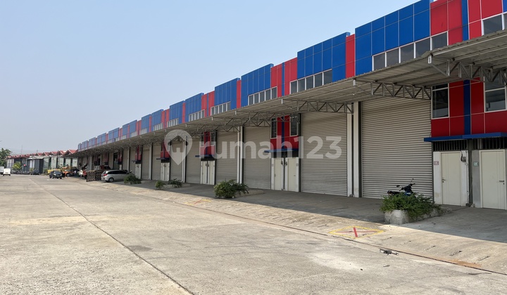 GUDANG IZIN INDUSTRI SIAP PAKAI, UKURAN LENGKAP, HARGA VARIATIF DEKAT AKSES TOL PIK 2 KATARAJA