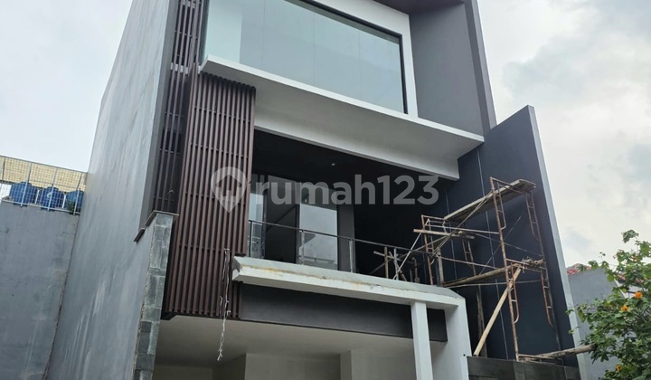 Rumah Baru Mewah di Permata Buana 4 Lantai Indent 2
