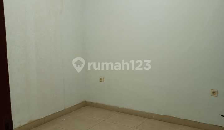 For Rent: Tanjung Duren West Jakarta House, Suitable for Workshop