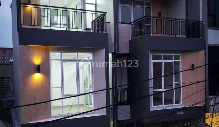 Rumah 3 Lantai Duri Nirmala, Tipe 4,5x16, Lt lb 72 155, Non Furnished, SHM 2