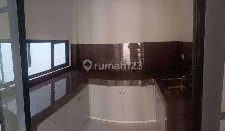 Rumah 3 Lantai di Lavon 2 Cluster Viridia, Tipe 6x9, Lt lb 54 124,5 M2, Non Furnished 10