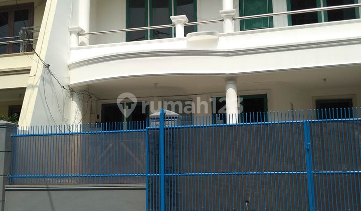 2-Story House in Villa Tomang Mas, Duri Kepa, Type 7x15, Land Area/Building Area 105/140 m2, Semi Furnished, Freehold Title 2